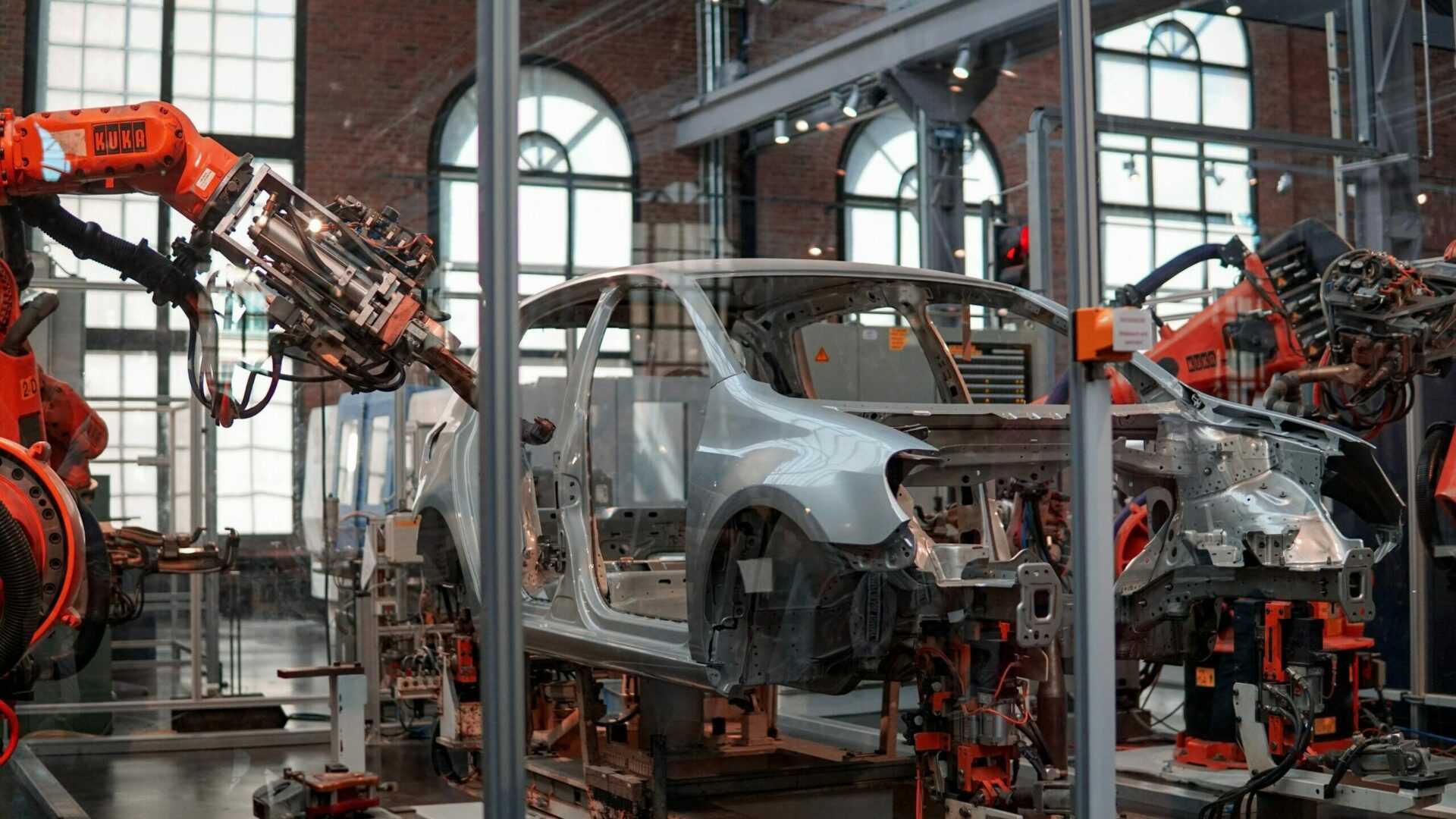A guide to implementing a Track and Trace system for your factory - Maximl
